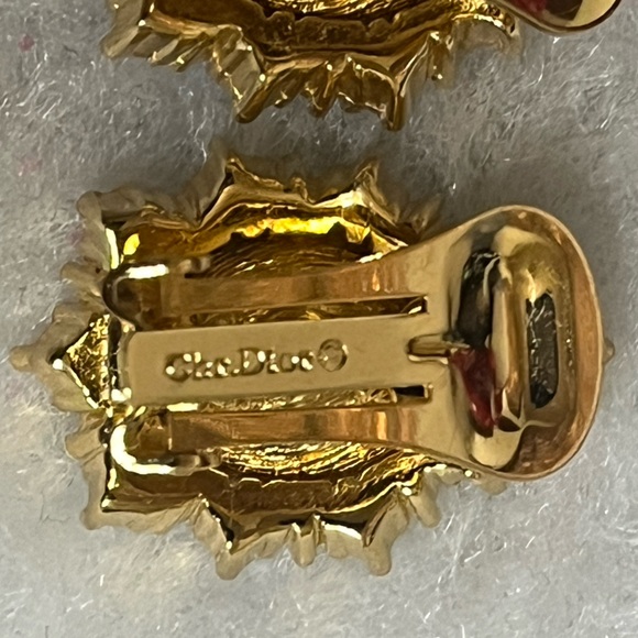 DIOR Vintage Clip On Earrings - Picture 6 of 10